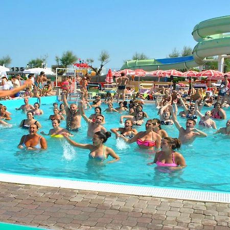 Hotel Mignon Riccione Fronte Mare Exterior photo